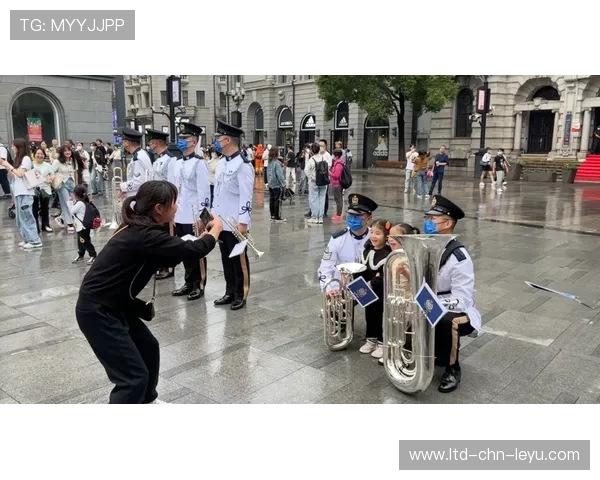 “牛仔3K亲子跑:从香港街头出发,亲子笑声满载”